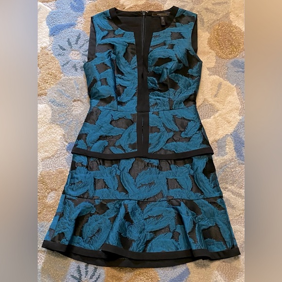 BCBGMaxAzria Sleeveless Suni Teal Feather Jacquard Peplum Mini Dress CL3 - Picture 4 of 8